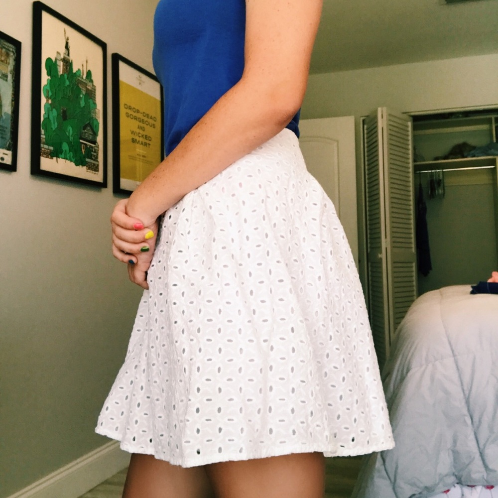 White mini skirt💫